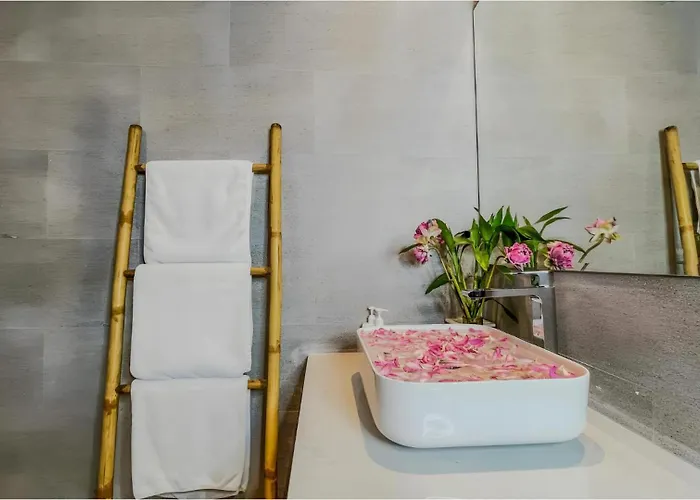 Hotel The Luxury 4*