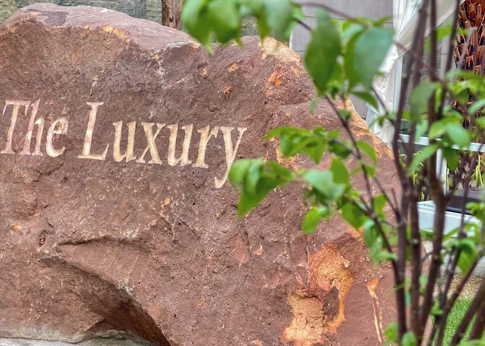 Hotel The Luxury